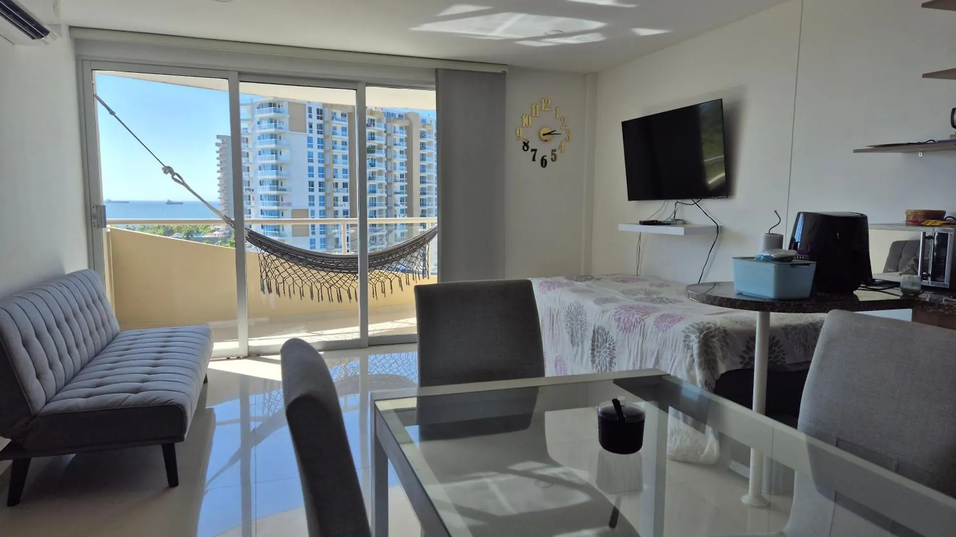 Apartamento Amplio Con Vista Al Mar En Sector Bello Horizonte Santa Marta  Apartment Santa Marta (Magdalena)